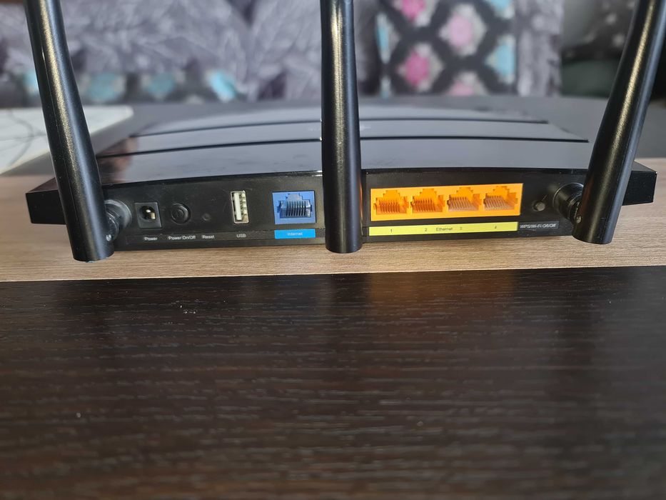 Vand ROUTER TP LINK ARCHER C7 AC1750 WIRELESS cu alimentator