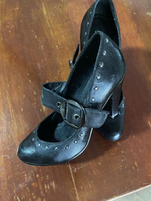 Pantofi de piele
