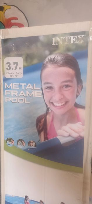 Продам бассейн  новый.
