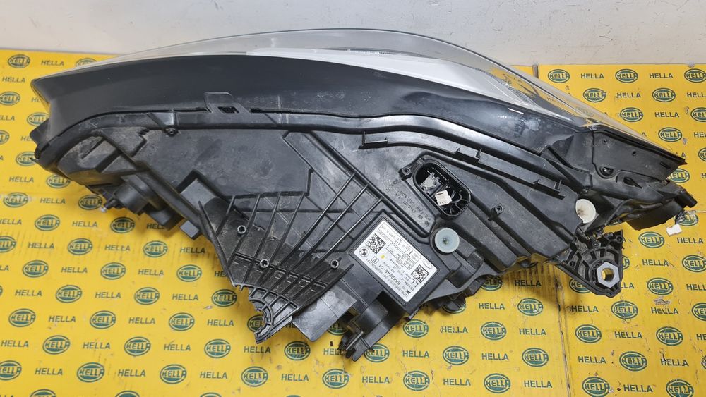 Far full led dreapta BMW 2 U06 5A42248 avariat
