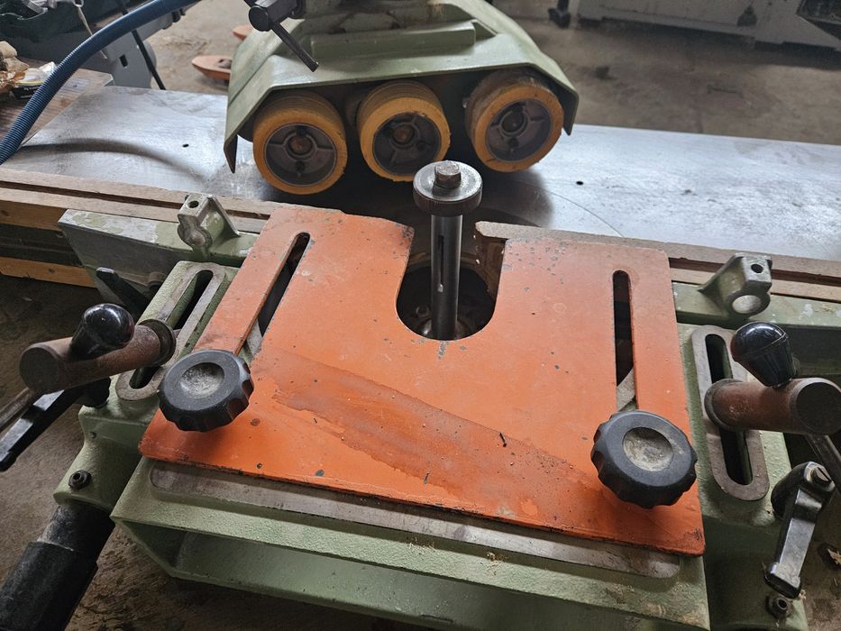 дървообработваща фреза с подавател 4 вида обороти