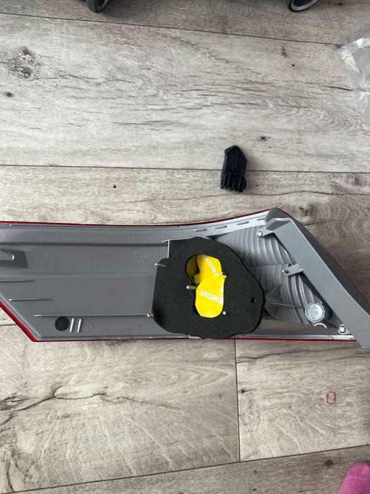 Продам фонарь задний Camry Новый!