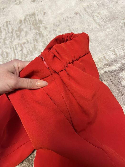 Pantaloni rosii casual office XS material calitativ