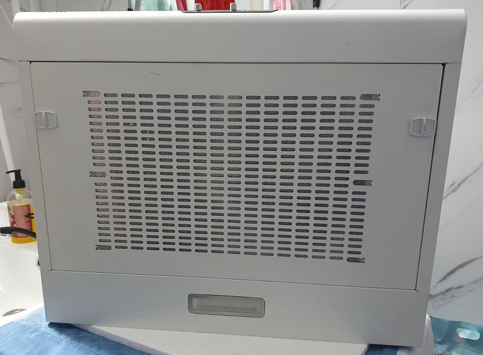 Продам кухонную вытяжку