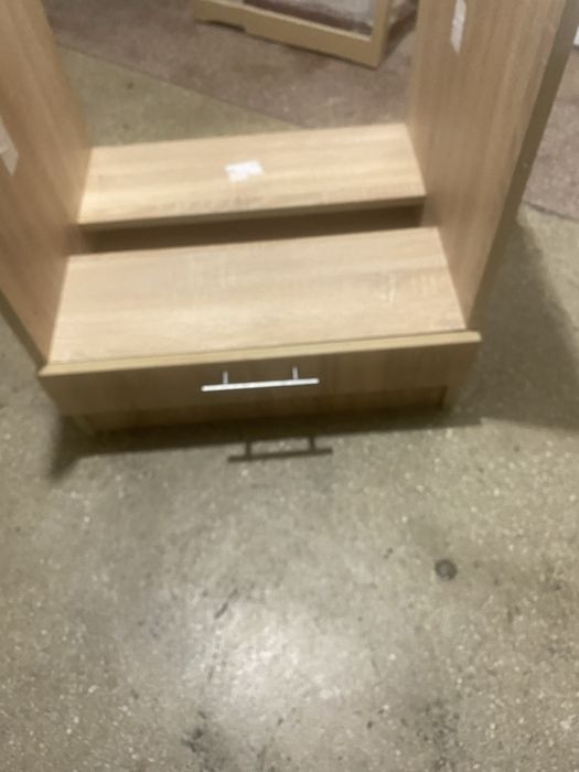 Vand set baie si 2 corpuri bucatarie , cuptor si hota