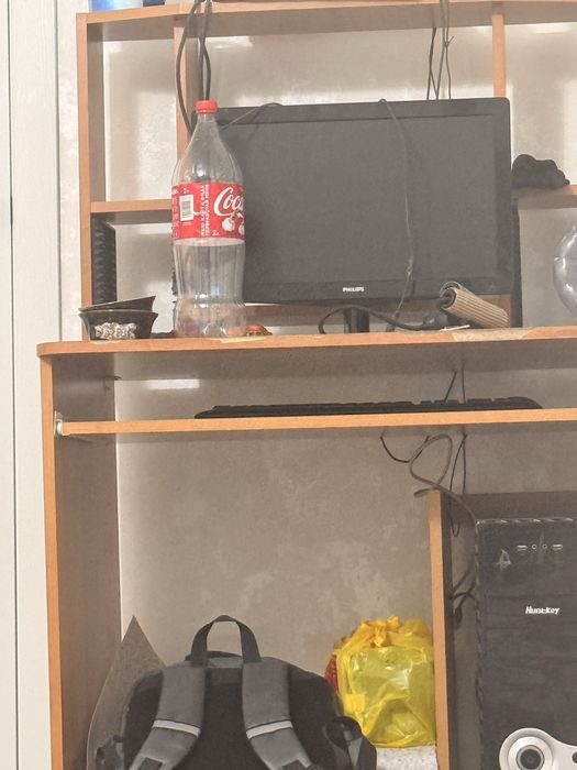 Продается тумбочка и комп стол рабочий стол