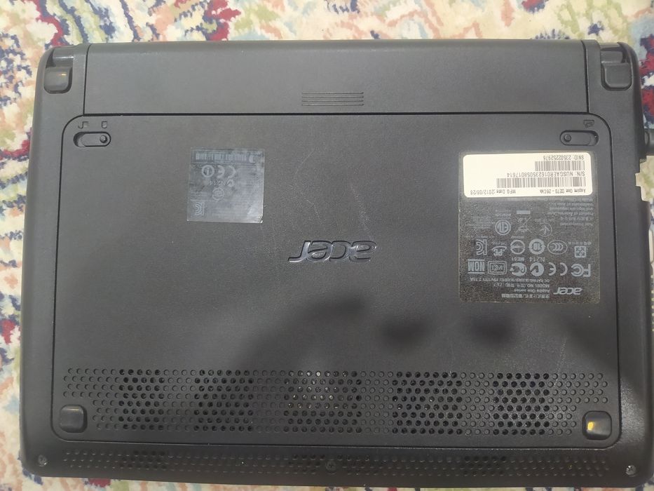 Продаю старый ноутбук