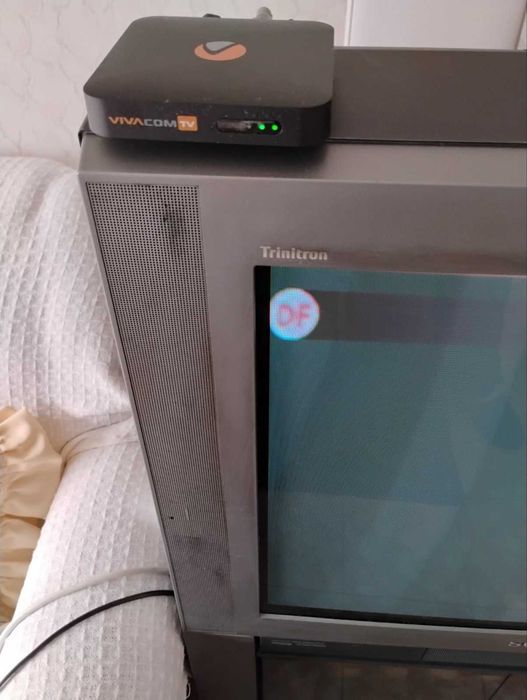 Телевизор Sony kv-29fs60r с оригинален шкаф