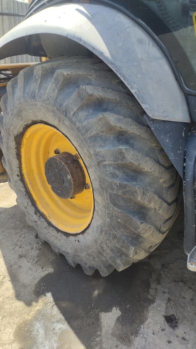 Погрузчик  эксковатор.3в1