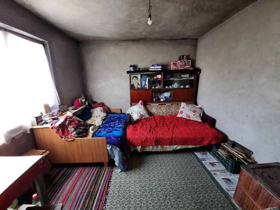 Vând urgent casă din BCA + un autoturism Volkswagen Tuareg 4x4