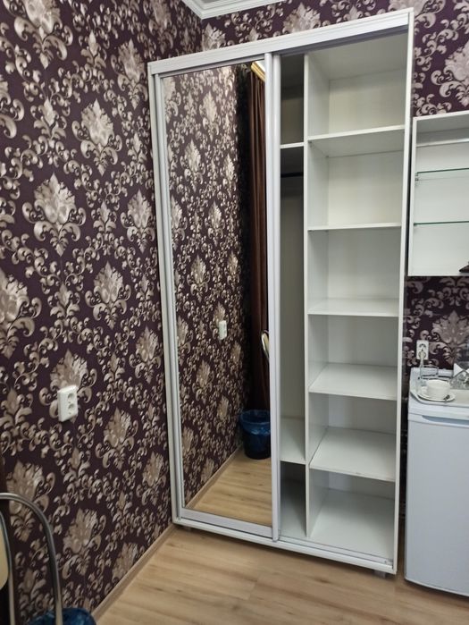 Шкаф купе белый .
