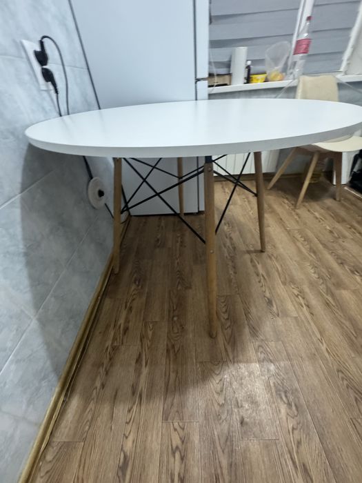 Продается           стол