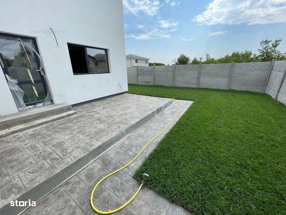 Duplex cu 4 camere si mansarda. Curte 250 mp. Comision 0