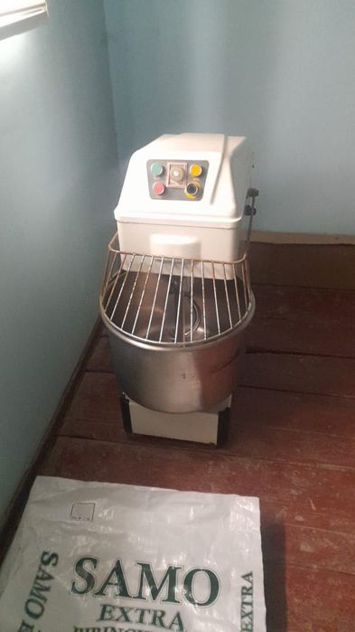 Xamir qoradigan aparat