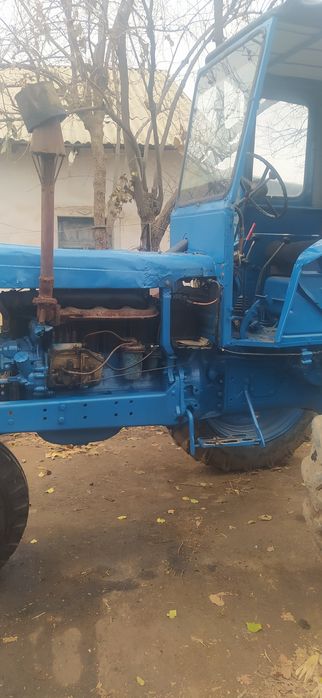 Трактор сотилади