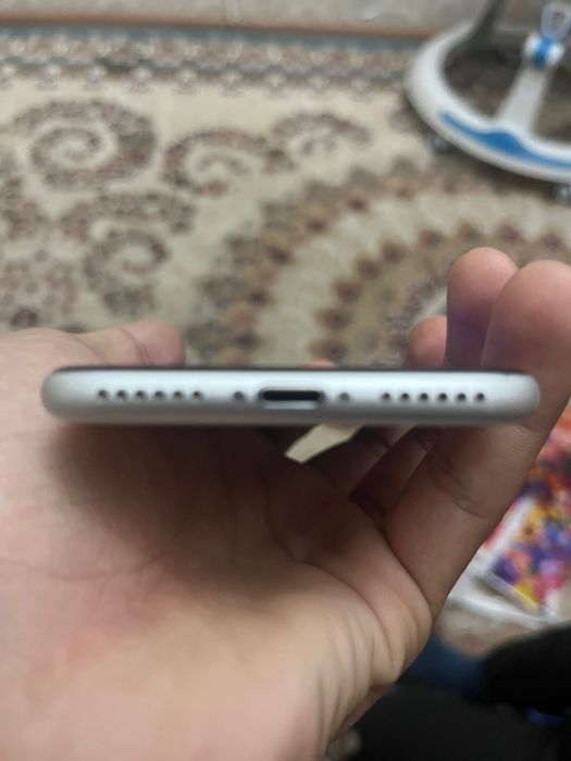 Айфон се 2020 Обмен