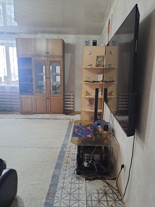 Продам  3-х  комнатную  квартиру.