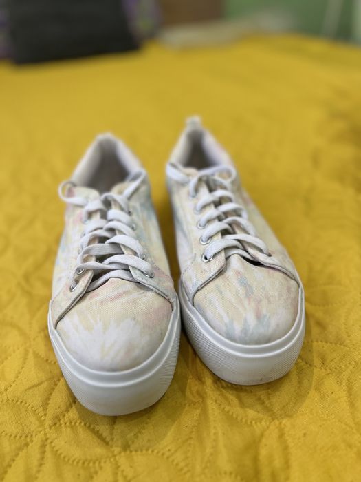 Дамски кецове