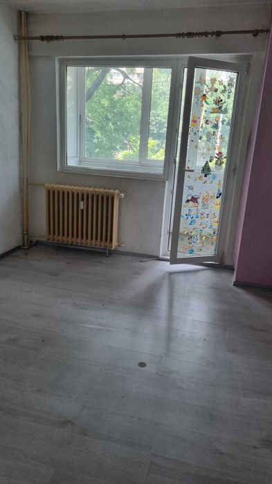Vand apartament 3 camere , pta. Veteranilor