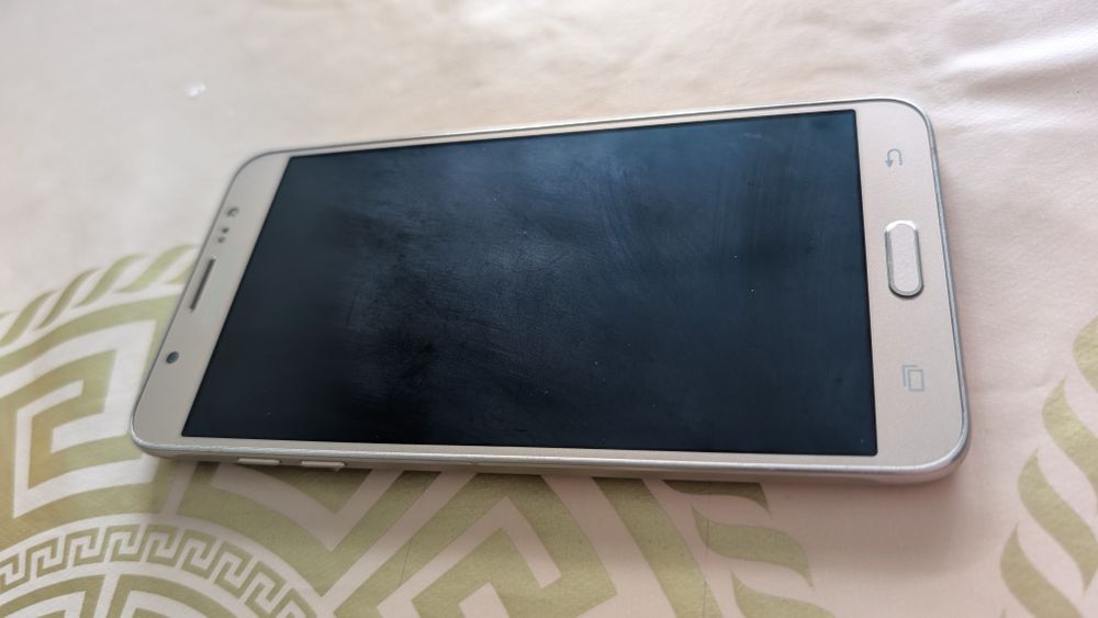 2 рабочих смартфона в хорошем состоянии