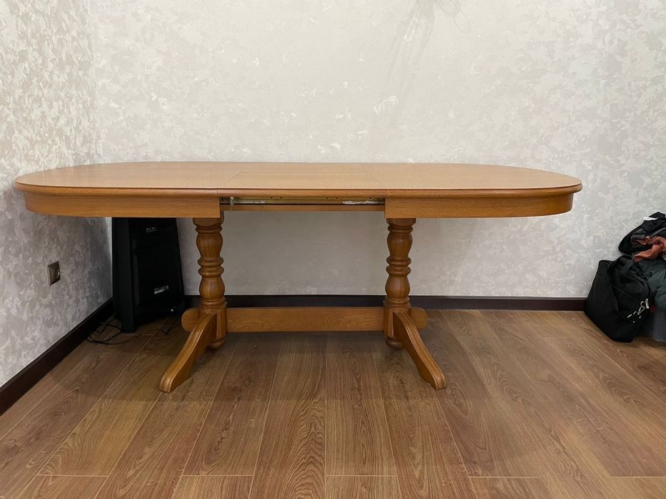 Продам Деревяный стол