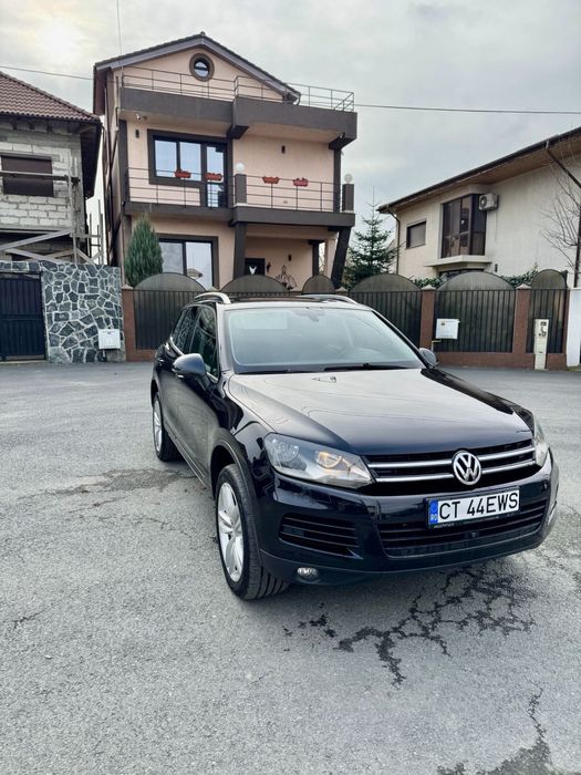 Vand Volkswagen Touareg 2012 , echipare superioara 3.0 tdi 245 cai