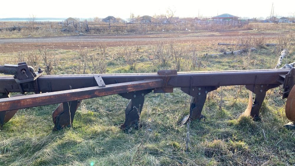 Плуг 8 корпусной