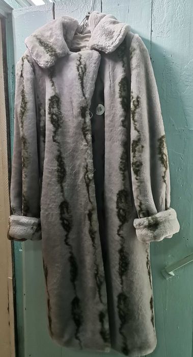 Отдам даром шубу женскую