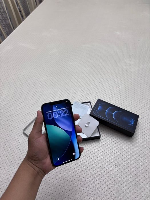 IPhone 12 Pro Max  памятью 256гб
