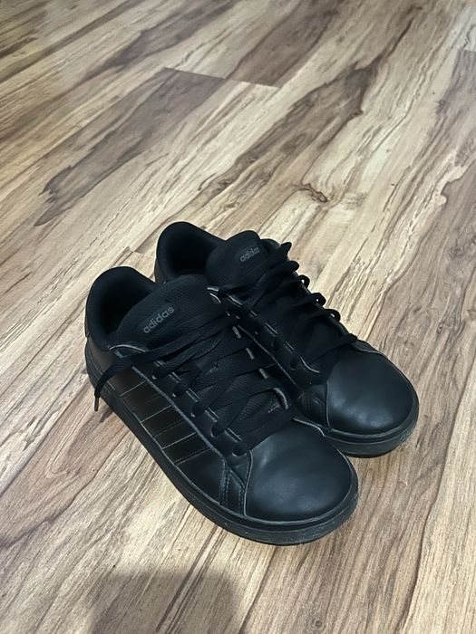 Маратонки и Ботуши на Adidas!