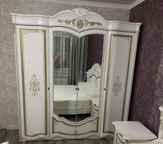 Спальный гарнитур