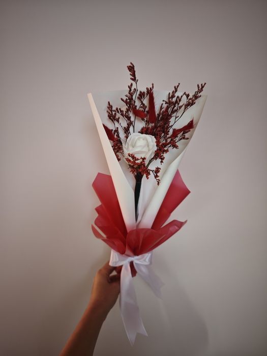 Мече от рози и букети