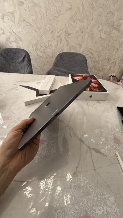 Продам Ipad 11 pro M1 256 GB Wifi фулл комплект