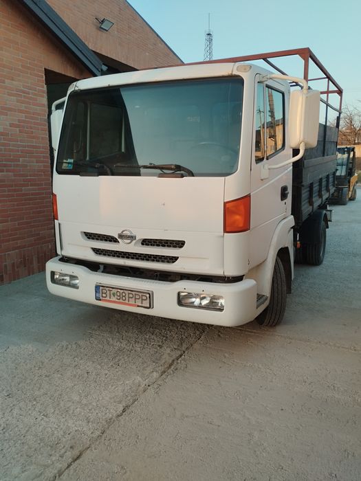 Nissan Atleon basculabil