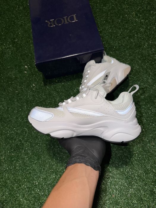 Dior B22