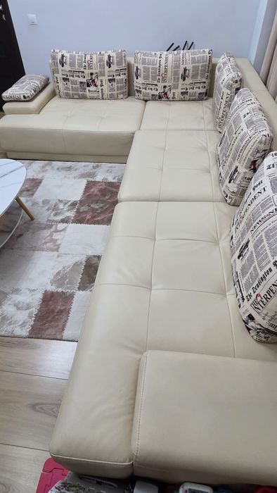 Canapea Modulara Coltar,  330x230x 85 cm, Tapiterie piele artificiala, conditie foarte bună, nu este extensibila, formata din 4 bucati modulare, Bej