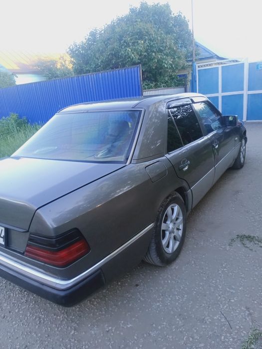 Продам Мерседес E200,