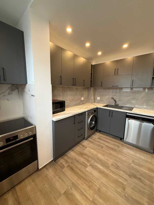 Дава се под наем Двустаен апартамент в София, Изгрев - 60 кв.м за 787.95 € - Снимка #2