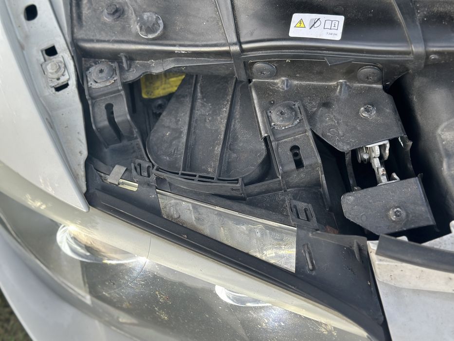 Far bmw e92 e93 lci faruri bmw bixenon bmw e92 e93 facelift