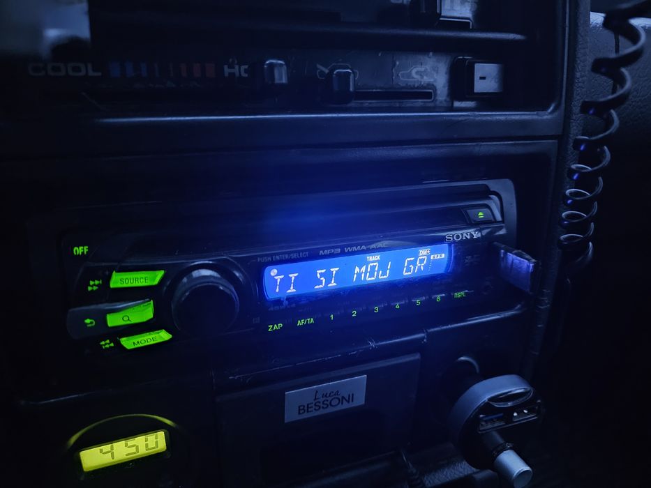 2бр Sony  работят първектно