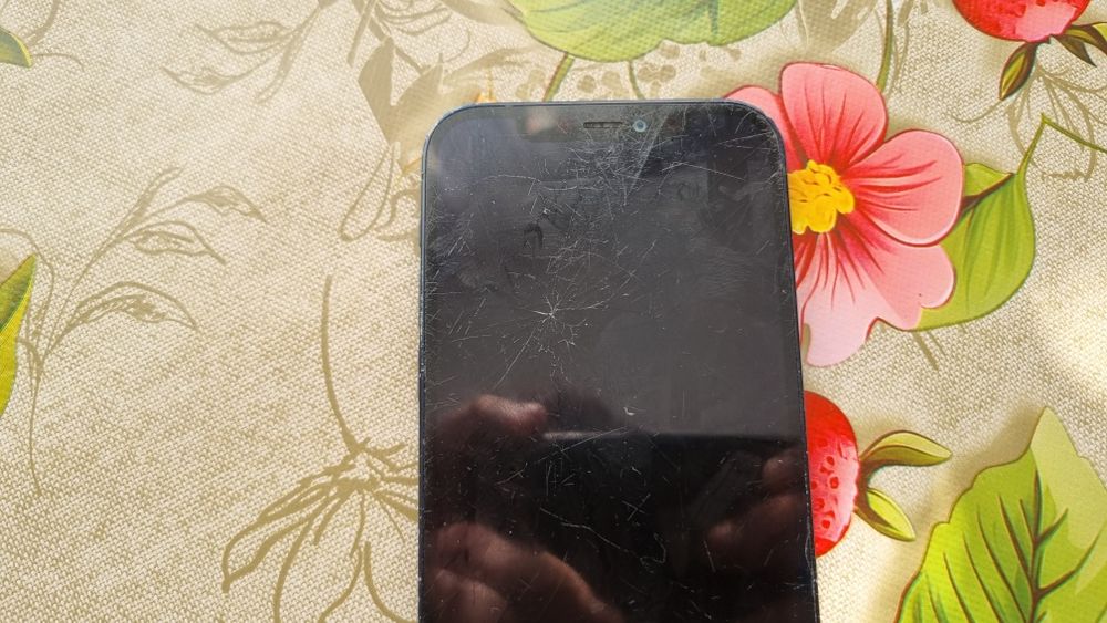 Telefon iphone 12 64gb semi defect