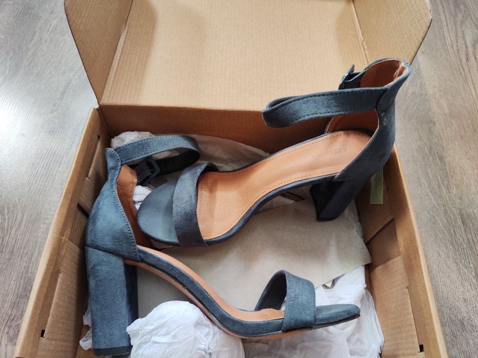 Сандали Reserved