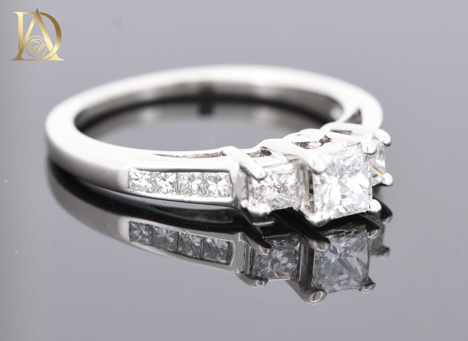 Нов Златен Пръстен с 0.91кт Естествени Диаманти