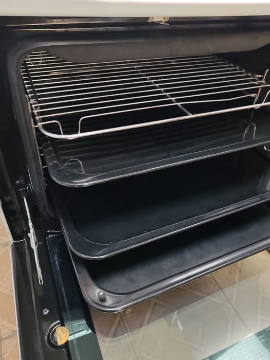 Свободно стояща печка с керамичен плот Voss Electrolux  с 2 години гаранция!