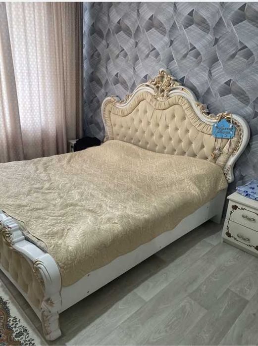 Спальный гарнитур в отличном состояний