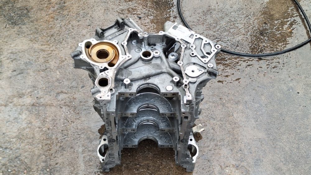 Блок за двигател 320CDI om642.920