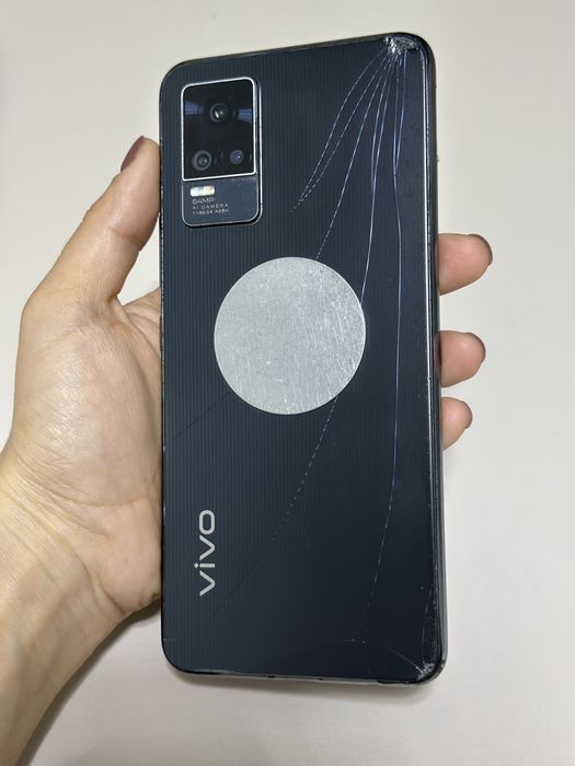 vivo V21e 128gb срочно сотилади