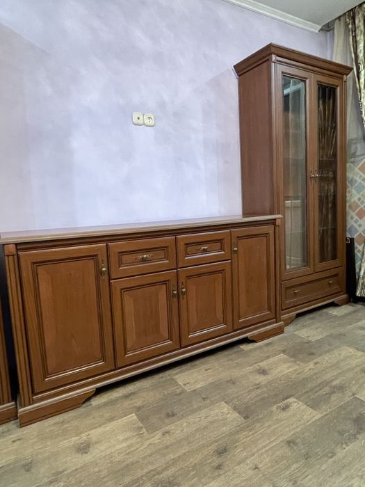 Мебель для гостиной. Сервант, комод.
