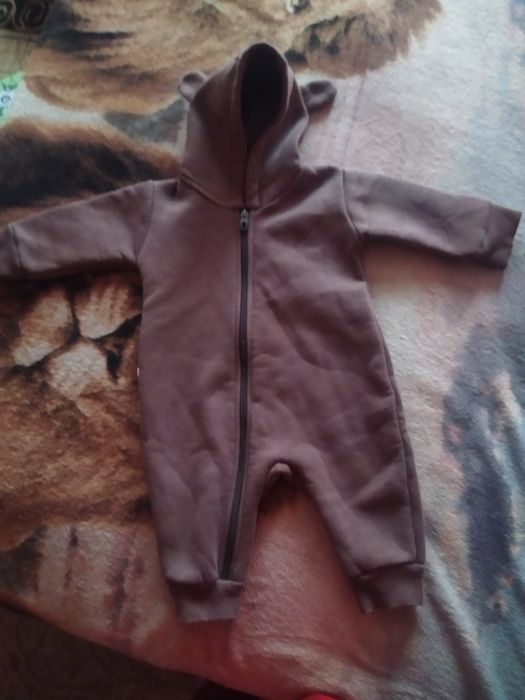 Продам детский весенний комбинезон