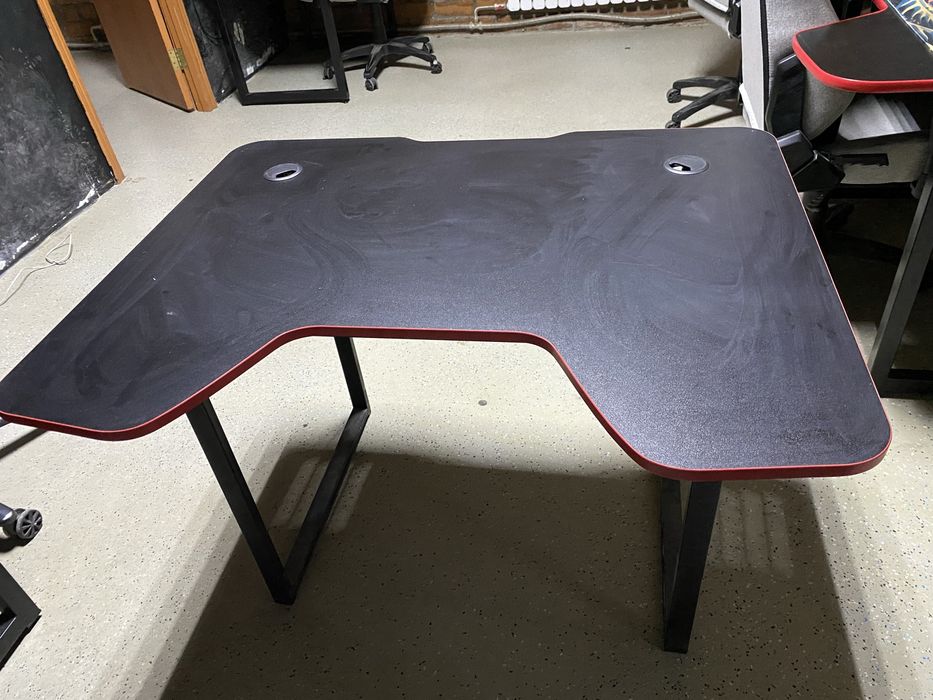 Продаются компьтерные столы